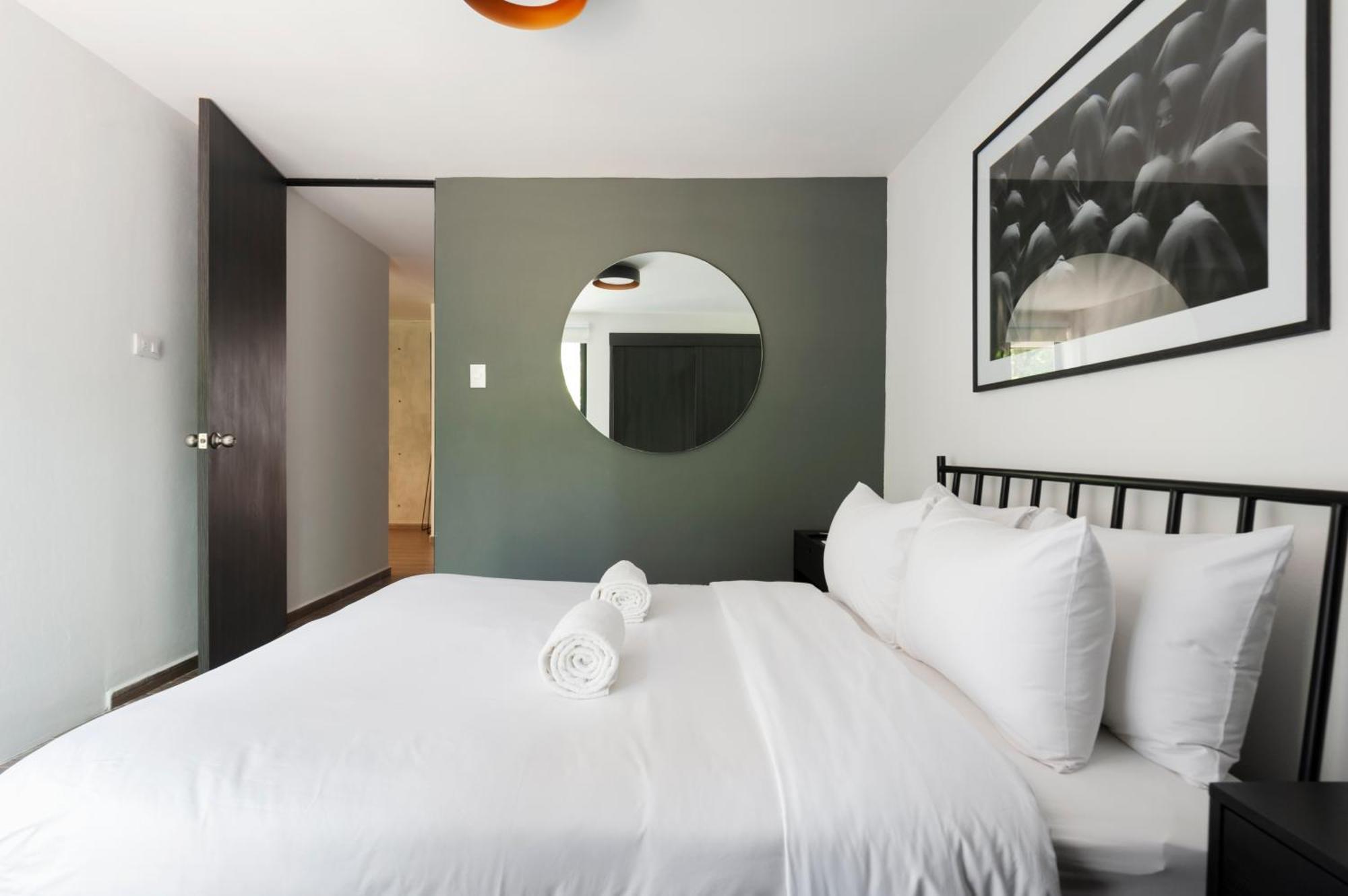 Refined 2BR w/ Balcony in Parque España,1592276204:JPEG